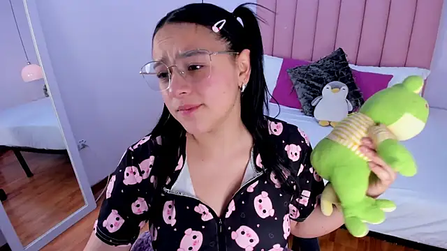 Amy Ferreira online show from 11/19/25, 02:55