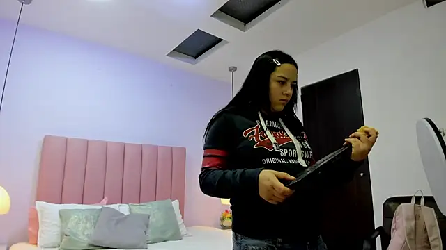 Amy Ferreira online show from 11/17/25, 11:20