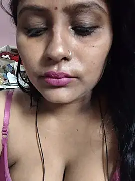 Jasmine Januja online show from 05/17/26, 02:33