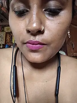 Jasmine Januja online show from 05/18/26, 04:29