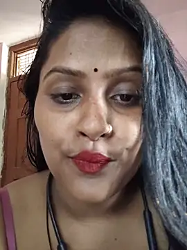 Snapshot of Jasmine_Januja chatting on 06/16/26, 02:11 Jasmine Januja online show from 06/16/26, 02:11