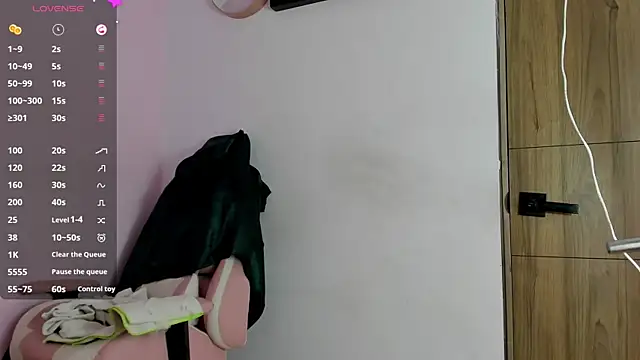 Yuni kim online show from 11/26/25, 03:23