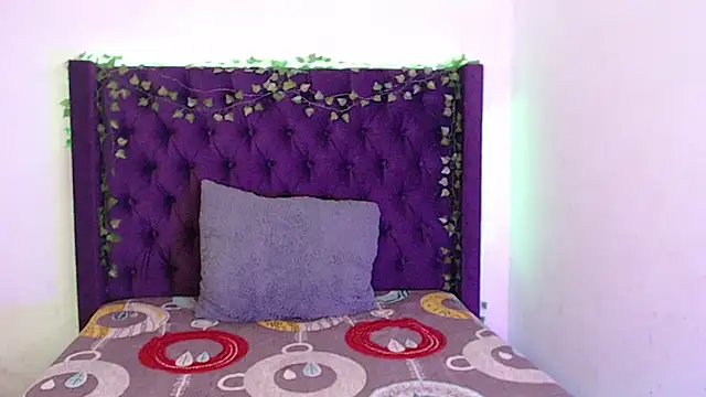 KaMila M00N online show from 05/07/26, 08:34