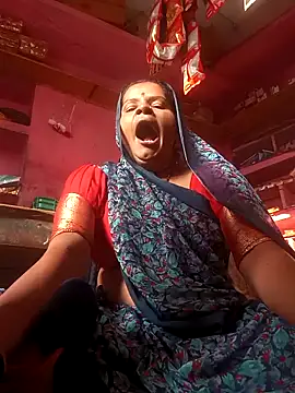 Snapshot of Sh_kiyara chatting on 09/19/25, 01:42 Sh kiyara online show from 09/19/25, 01:42