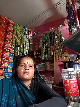 Snapshot of Sh_kiyara chatting on 09/28/25, 03:57 Sh kiyara online show from 09/28/25, 03:57