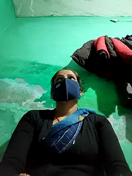 Snapshot of Sh_kiyara chatting on 10/29/25, 04:06 Sh kiyara online show from 10/29/25, 04:06