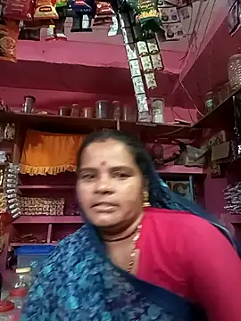 Snapshot of Sh_kiyara chatting on 09/26/25, 12:39 Sh kiyara online show from 09/26/25, 12:39