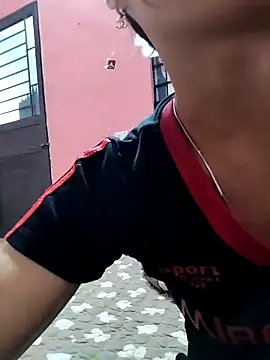 Snapshot of linhkem-cute chatting on 09/18/25, 04:37 linhkem-cute online show from 09/18/25, 04:37