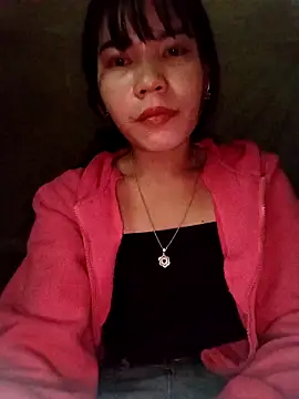 Snapshot of linhkem-cute chatting on 11/17/25, 09:46 linhkem-cute online show from 11/17/25, 09:46