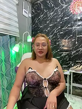 Snapshot of 1aquaticangel69 chatting on 06/26/26, 02:12 1aquaticangel69 online show from 06/26/26, 02:12