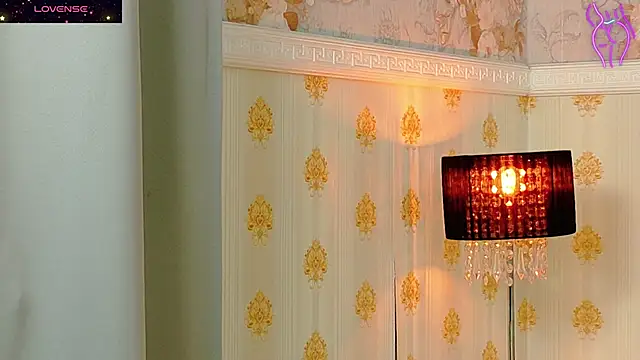 Snapshot of CoraVex chatting on 11/25/25, 03:51 CoraVex online show from 11/25/25, 03:51