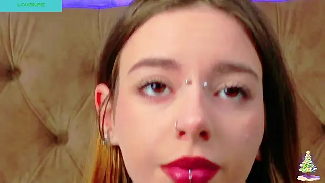 Snapshot of CoraVex chatting on 12/15/25, 05:13 CoraVex online show from 12/15/25, 05:13