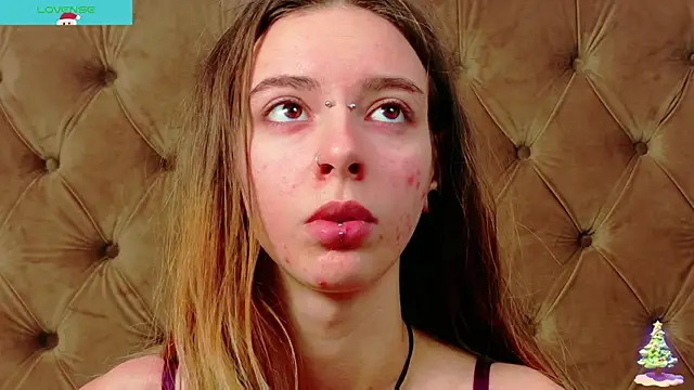 Snapshot of CoraVex chatting on 12/14/25, 05:02 CoraVex online show from 12/14/25, 05:02