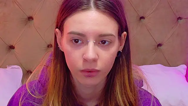 CoraVex online show from 04/10/26, 04:08