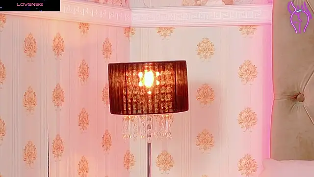 Snapshot of CoraVex chatting on 10/23/25, 04:11 CoraVex online show from 10/23/25, 04:11