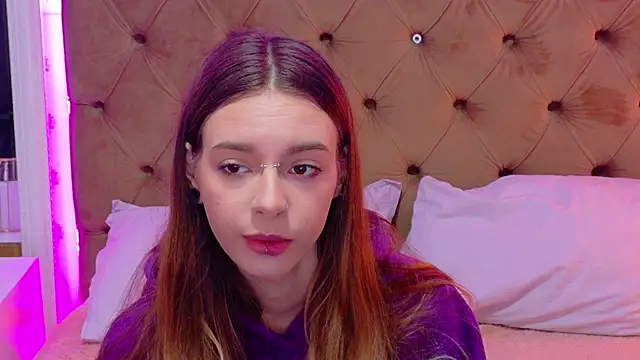 CoraVex online show from 04/03/26, 04:08