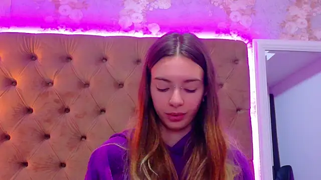 CoraVex online show from 04/28/26, 01:59