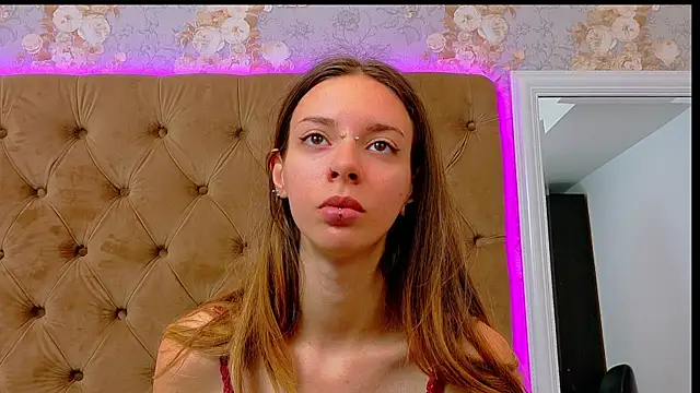 CoraVex online show from 06/04/26, 03:55