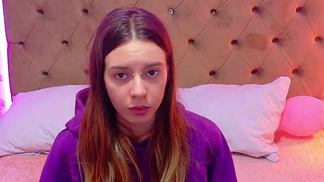 CoraVex online show from 04/04/26, 04:08