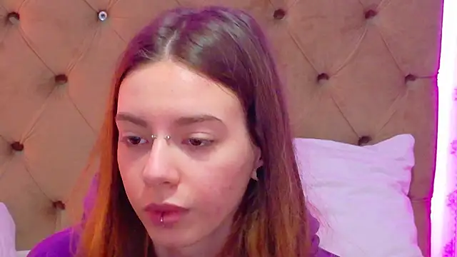 CoraVex online show from 04/11/26, 03:58