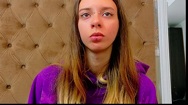 CoraVex online show from 05/22/26, 03:59