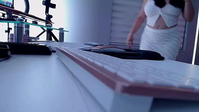 theofficialsophiasanchez online show from 04/10/26, 01:34