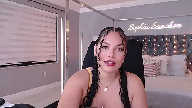 Snapshot of theofficialsophiasanchez chatting on 05/17/26, 04:23 theofficialsophiasanchez online show from 05/17/26, 04:23