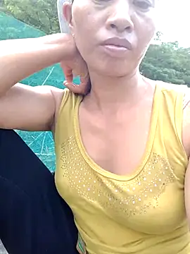 donna-bae online show from 04/28/26, 10:41