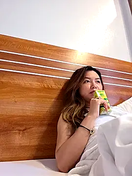 MaiHoang2k online show from 10/30/25, 03:27