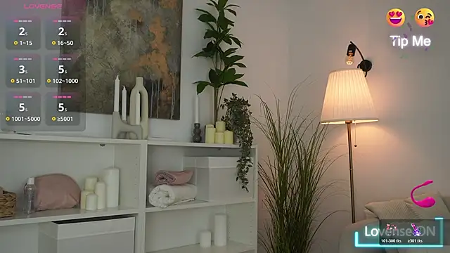 Snapshot of adisson_fox chatting on 10/24/25, 06:12 adisson fox online show from 10/24/25, 06:12