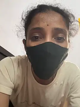 sweetreddy-02 online show from 10/27/25, 06:58