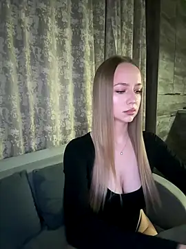 Snapshot of MissOyee chatting on 11/14/25, 06:55 MissOyee online show from 11/14/25, 06:55