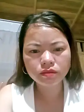 emly-xinh18 online show from 09/27/25, 02:23