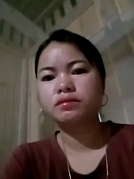 emly-xinh18 online show from 12/04/25, 11:04