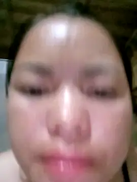 emly-xinh18 online show from 09/16/25, 01:56