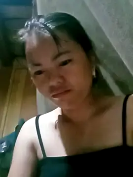 emly-xinh18 online show from 10/03/25, 08:10