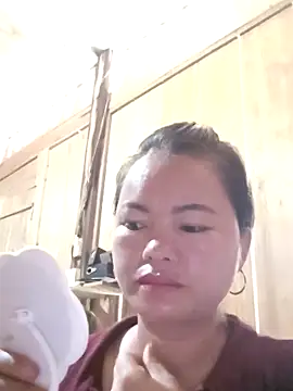 emly-xinh18 online show from 09/22/25, 03:34