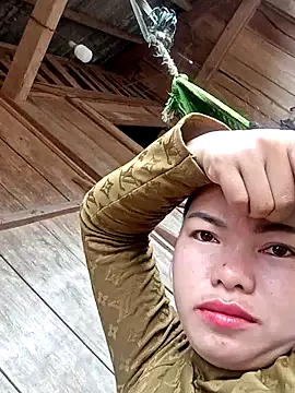 emly-xinh18 online show from 12/17/25, 07:35