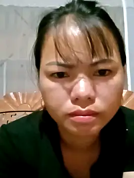 emly-xinh18 online show from 10/01/25, 12:53