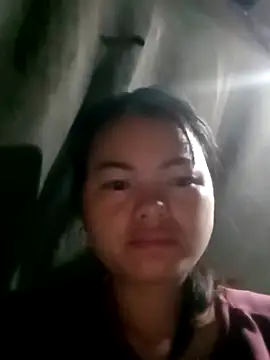 emly-xinh18 online show from 10/24/25, 08:41