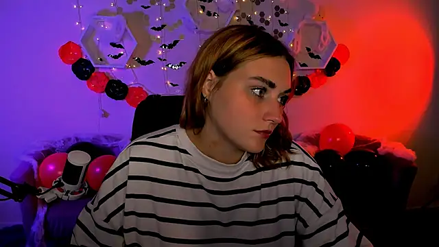 casey meow  online show from 10/27/25, 09:43