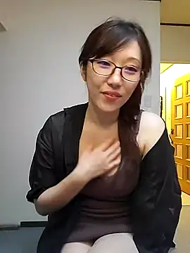 M Kaede online show from 10/21/25, 12:11