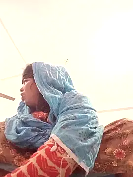 Snapshot of Hott_locky chatting on 11/28/25, 11:49 Hott locky online show from 11/28/25, 11:49