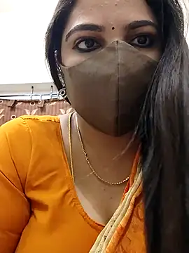 Snapshot of hottamil_honey_couples chatting on 10/09/25, 10:21 hottamil honey couples online show from 10/09/25, 10:21