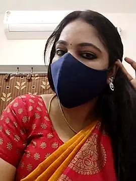Snapshot of hottamil_honey_couples chatting on 10/14/25, 09:36 hottamil honey couples online show from 10/14/25, 09:36