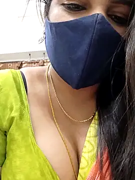 Snapshot of hottamil_honey_couples chatting on 10/21/25, 10:53 hottamil honey couples online show from 10/21/25, 10:53