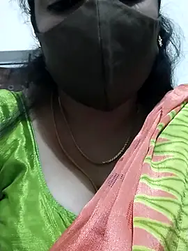 Snapshot of hottamil_honey_couples chatting on 09/30/25, 12:38 hottamil honey couples online show from 09/30/25, 12:38