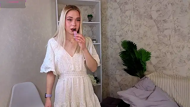 MarniOrdway online show from 10/13/25, 04:41