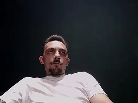 guesswhatbitch online show from 09/28/25, 07:43