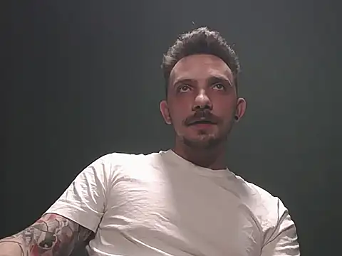 guesswhatbitch online show from 10/03/25, 07:48